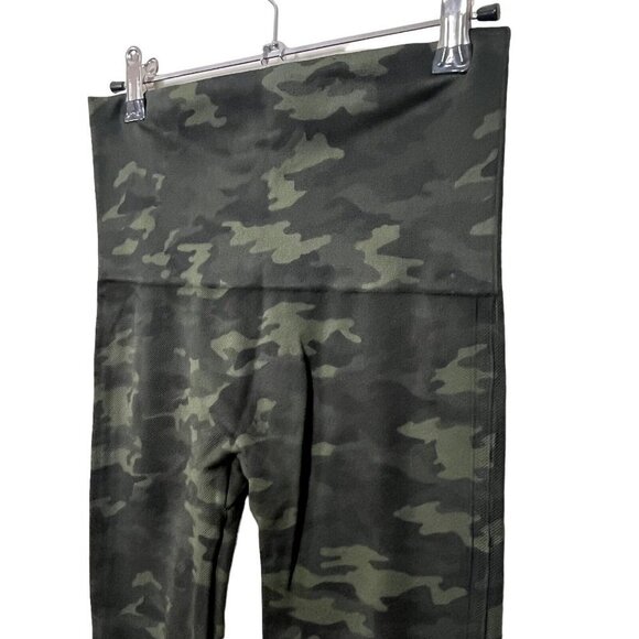 Spanx Look At Me Now Seamless Leggings Green Camo Size L Tummy Control - Picture 8 of 12